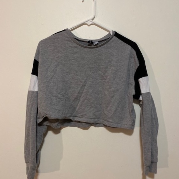 H&M Cropped Long Sleeve - Picture 1 of 1